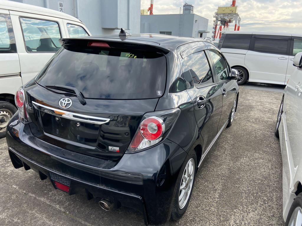 2011 Toyota Vitz RS